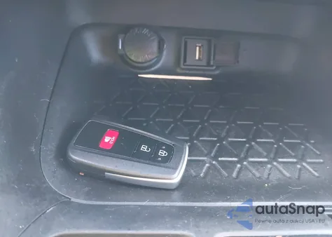 2020 Toyota Rav4 Xle z USA, uszkodzony, nr VIN 2T3P1RFV7LW101166